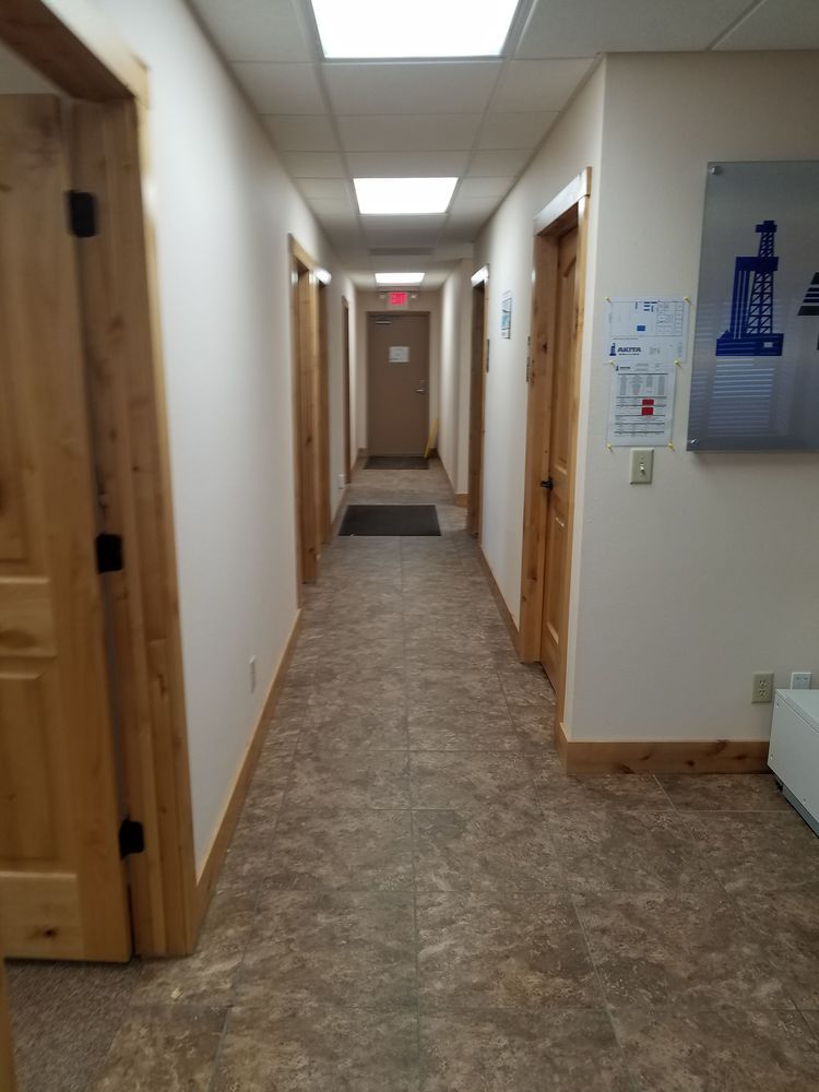 675 N 3rd Ave, Mills, WY 82604
